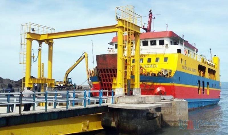 Sukses Uji Coba Sandar Pertama Di Dermaga Gunaksa | Bali Tribune